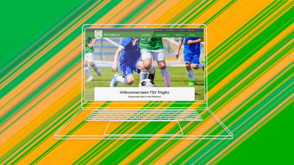 Abbildung eines Laptops, auf dem eine Sportwebsite der Web Agentur Leipzig mit Fußballspielern in Aktion angezeigt wird. Das grün-blaue Design der Website enthält das Logo des TSV Triglitz in der Kopfzeile sowie eine Willkommensnachricht. Der Hintergrund weist ein abstraktes, farbenfrohes Muster auf.